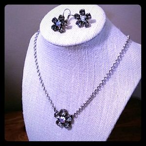 Handmade crystal flower necklace and earring set NWOT